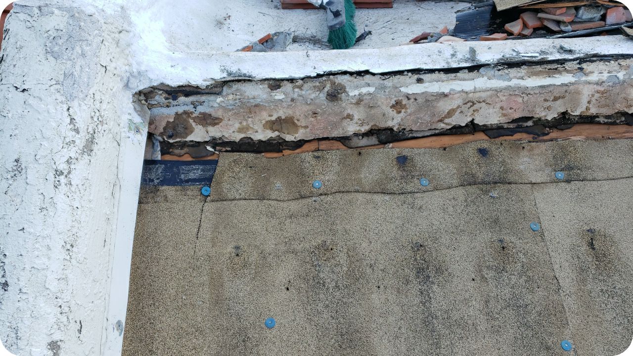 Flat commercial roof